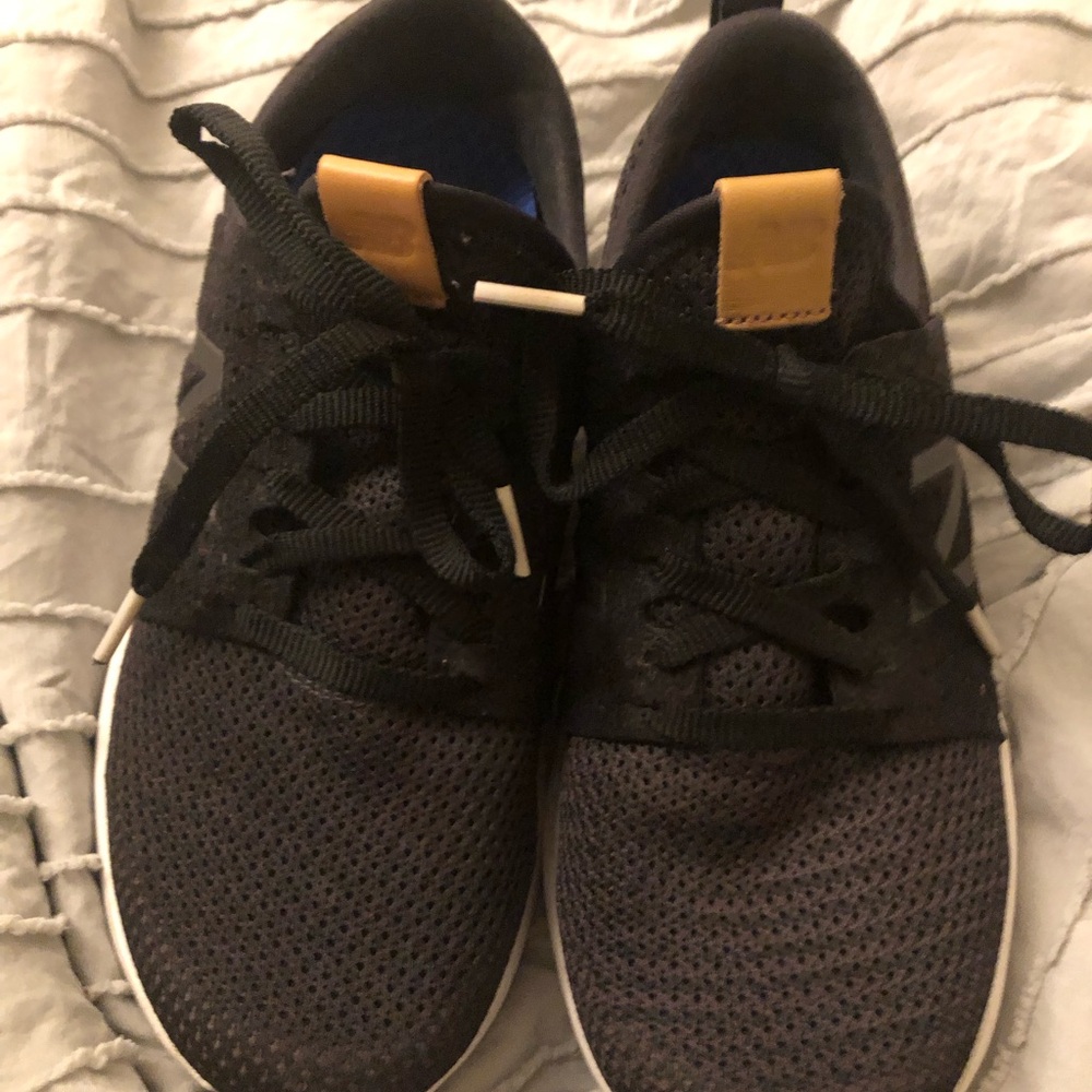 Men's Black Athletic Mesh Sneakers with Tan Accent Size 8.5